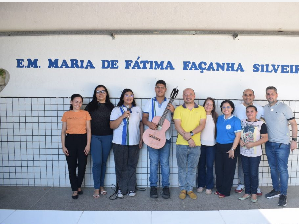 Prefeitura Municipal de Modelo inaugura escola pública no centro da cidade com presença do prefeito Armando Amaro